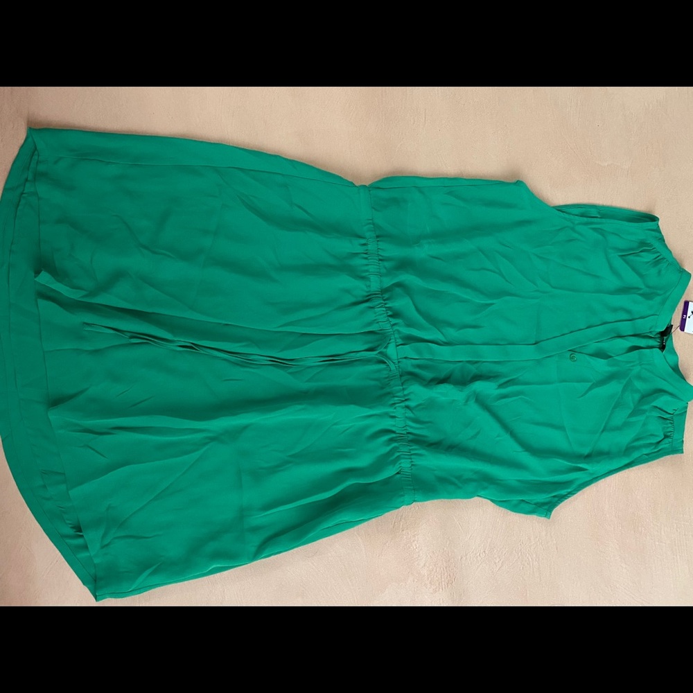 Green sleeveless dress